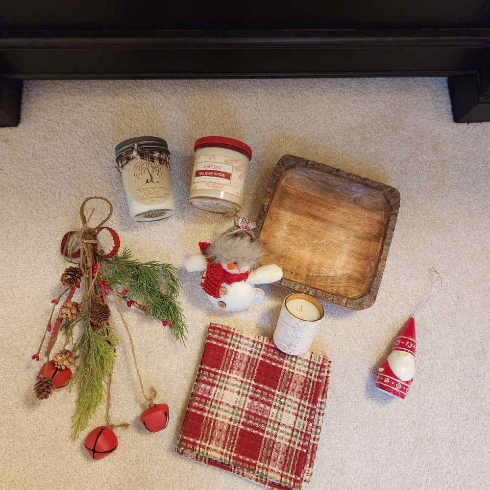 Christmas set of 8 miscellaneous items
